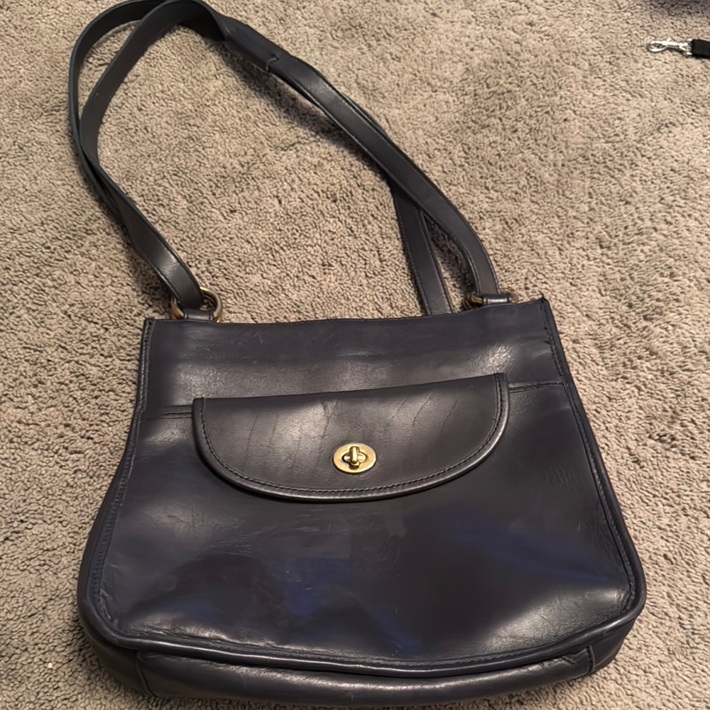 Elegant Black Leather Shoulder Bag